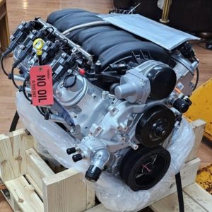 No Reserve: Chevrolet Performance LS427/570 V8 Crate Engine